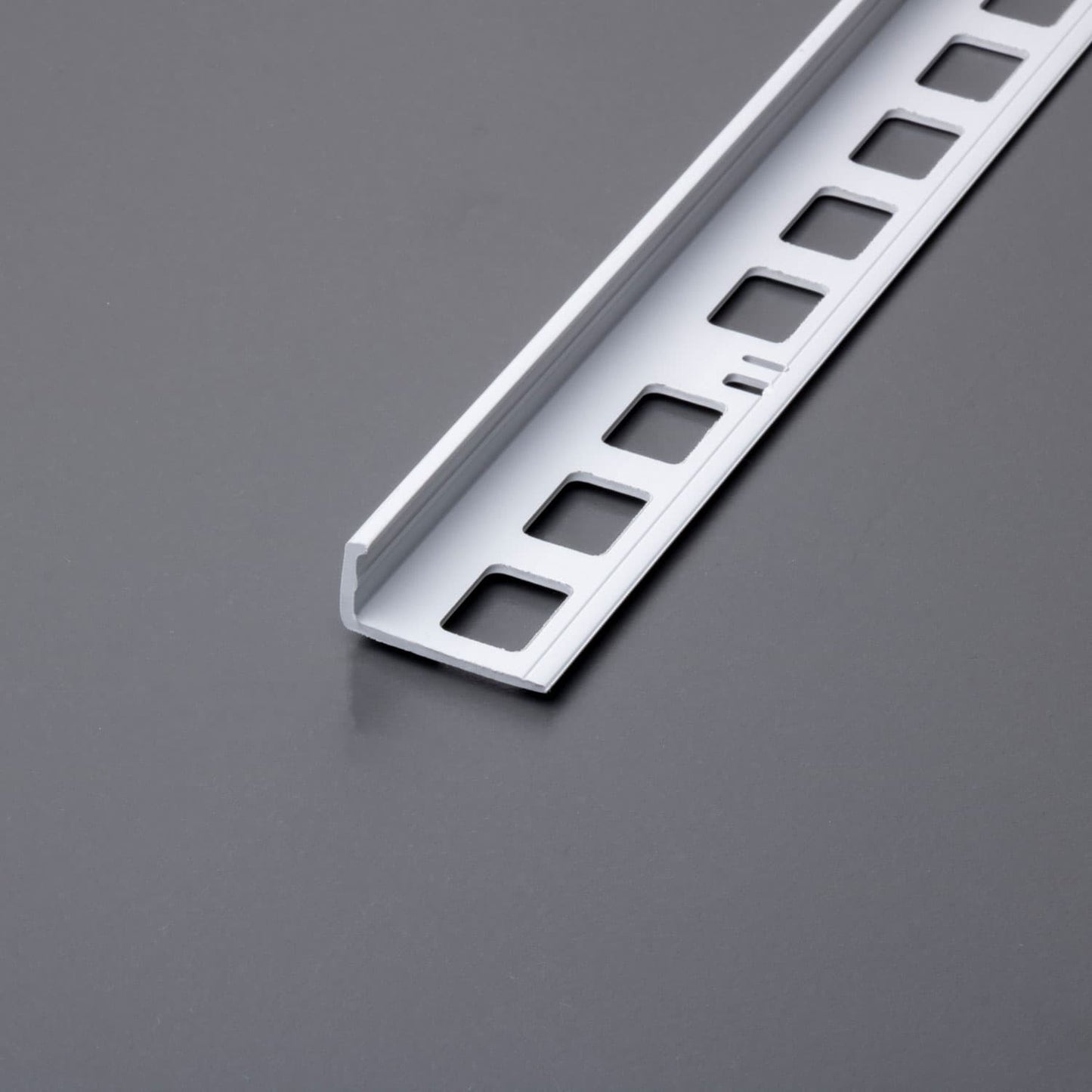 Winkelprofil PVC hellgrau innen