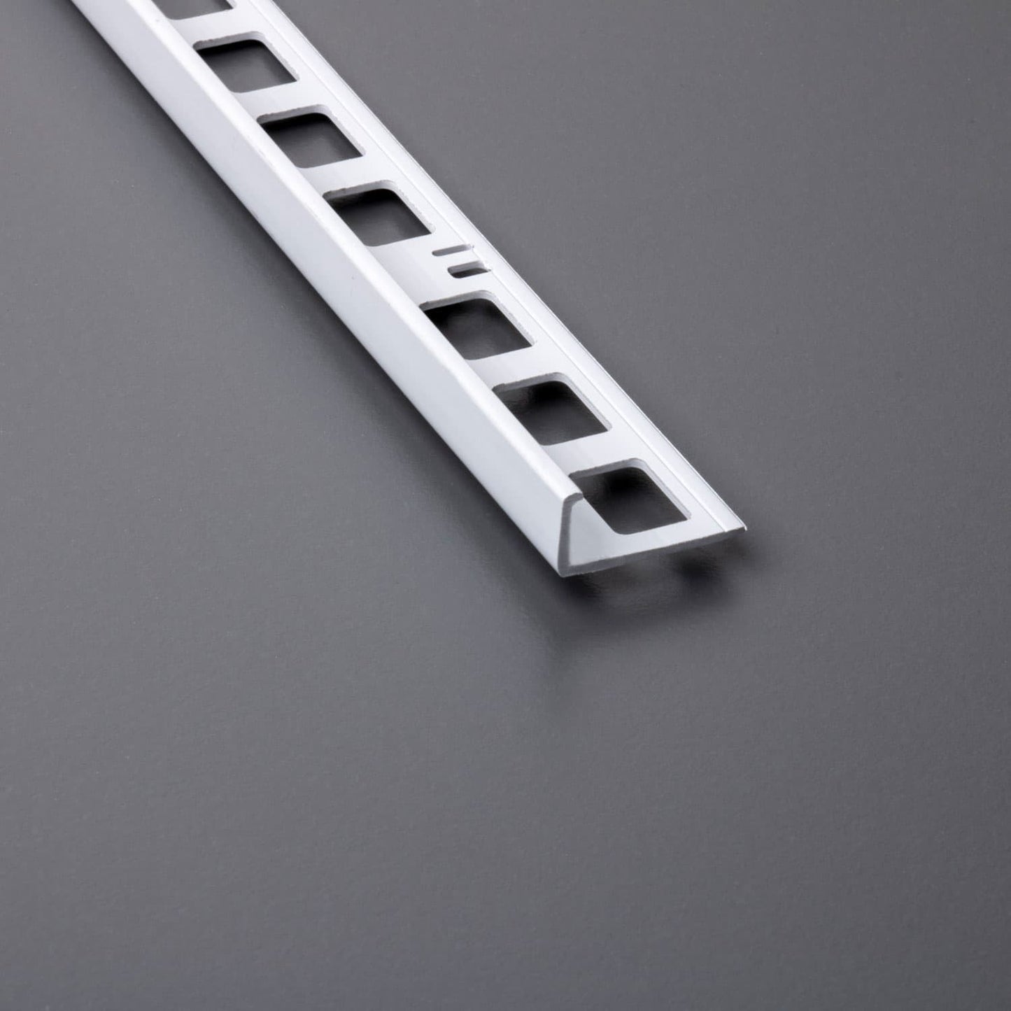 Winkelprofil PVC hellgrau