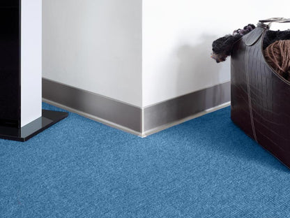 Ambientebild Sockelleiste Aluminium silber gebürstet