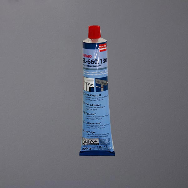 PVC Kleber in blauer Kartusche