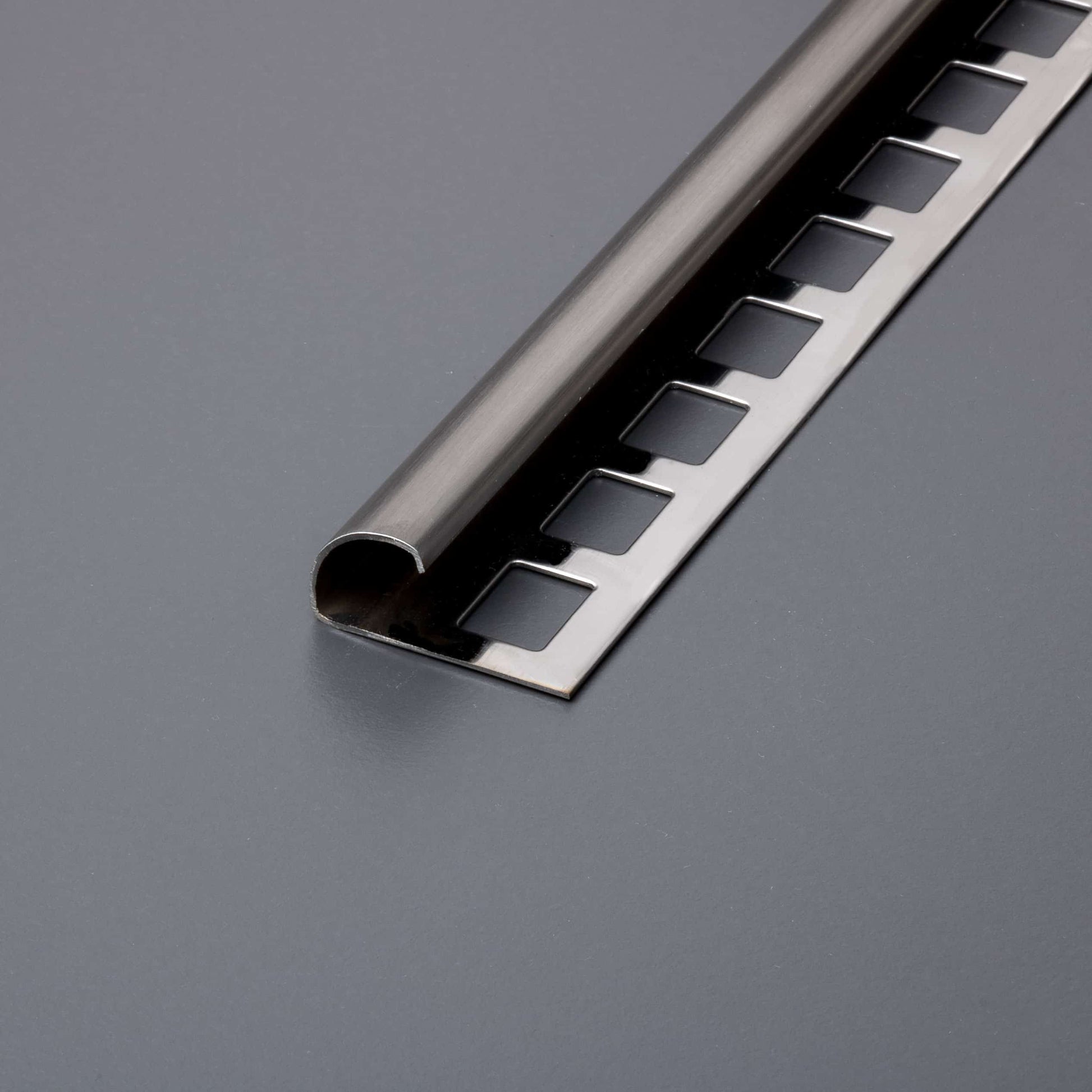 Viertelkreisprofil Edelstahl gebürstet Innenseite