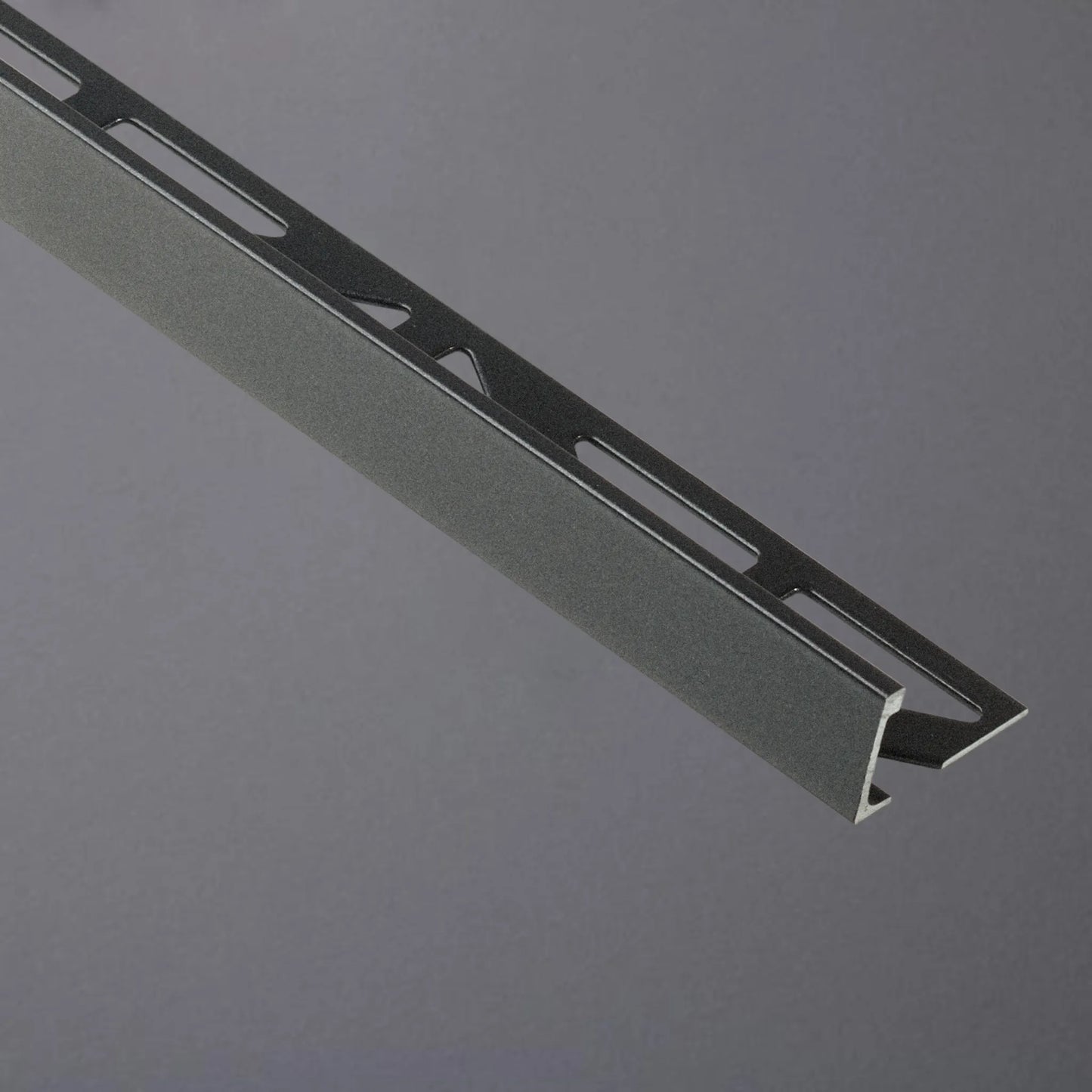 Dural Winkelprofil Aluminium Functional graphitfarben beschichtet
#F0005431
#F0005432
#F0005433
#F0005434
#F0005435