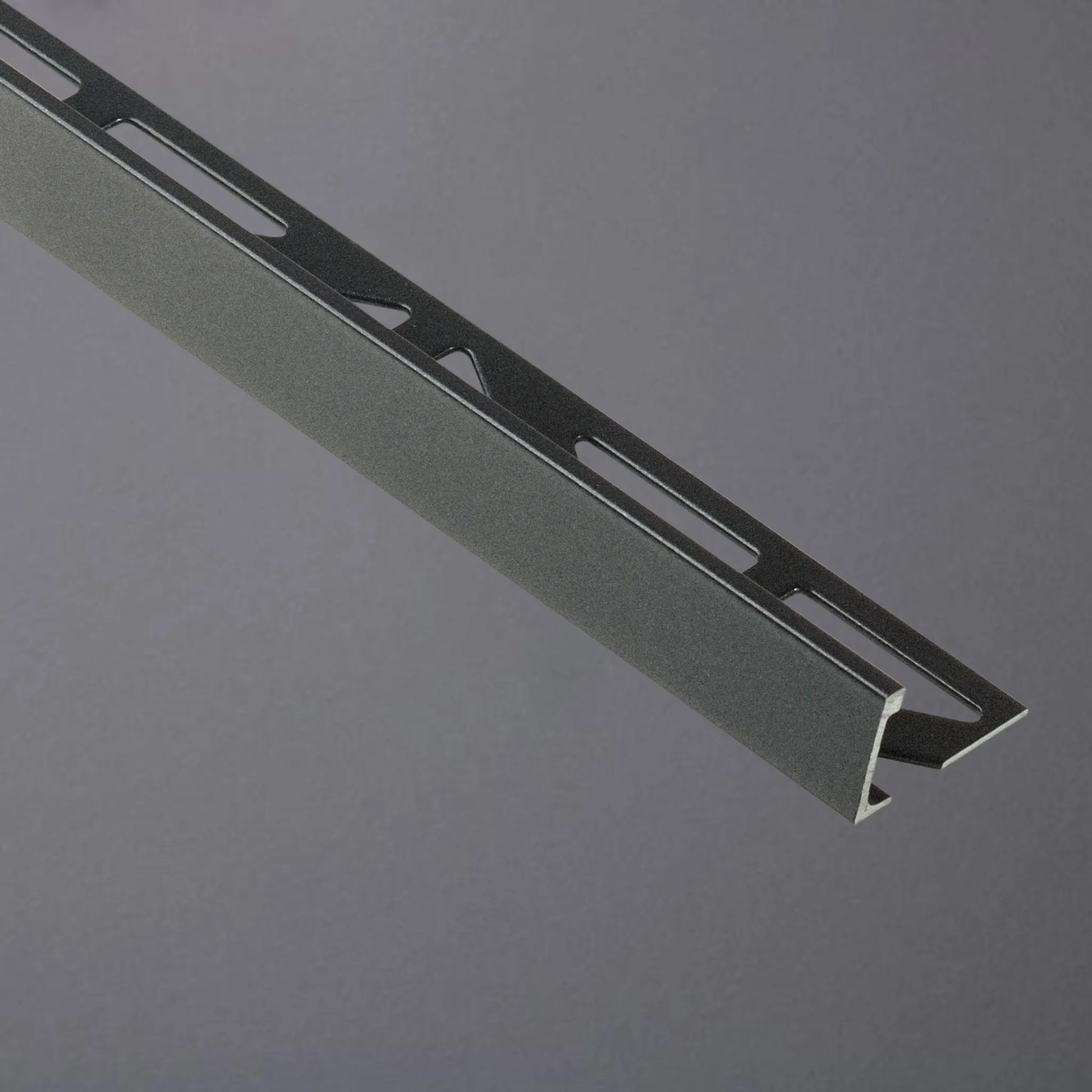 Dural Winkelprofil Aluminium Functional graphitfarben beschichtet
#F0005431
#F0005432
#F0005433
#F0005434
#F0005435