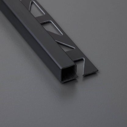 Quadratprofil PVC schwarz von vorne